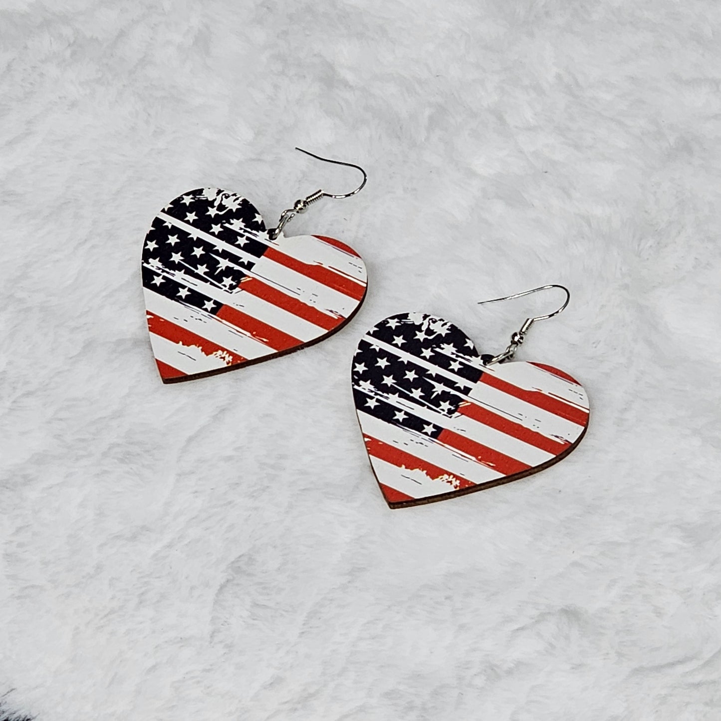 Lightweight Heart-Shaped American Flag Drop Earrings