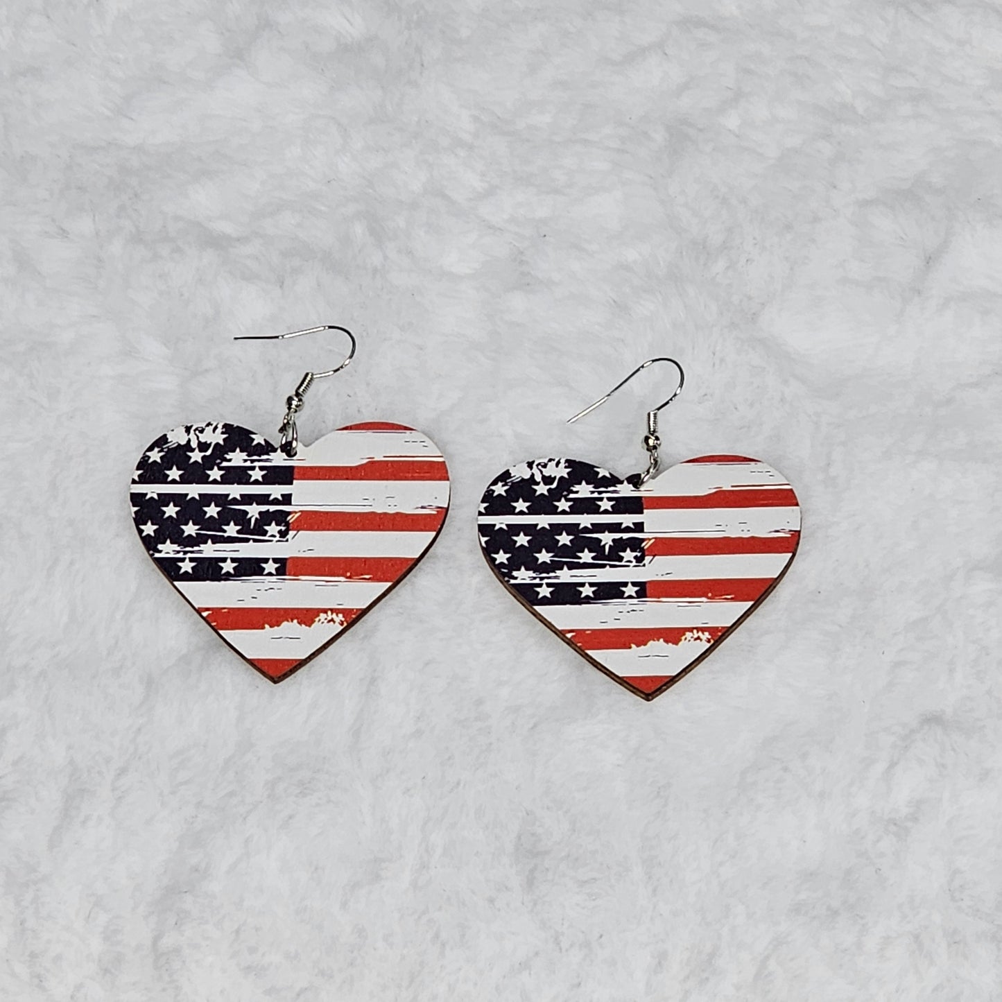 Lightweight Heart-Shaped American Flag Drop Earrings