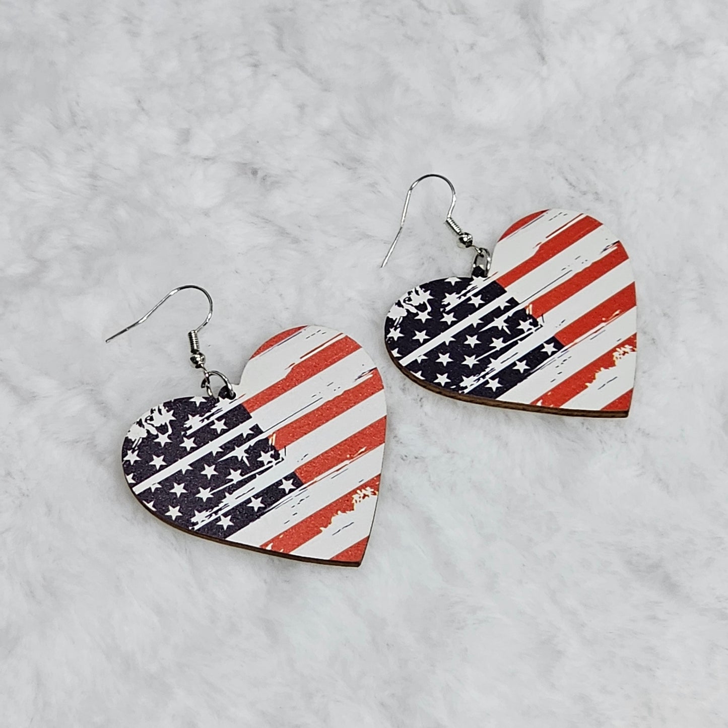 Lightweight Heart-Shaped American Flag Drop Earrings